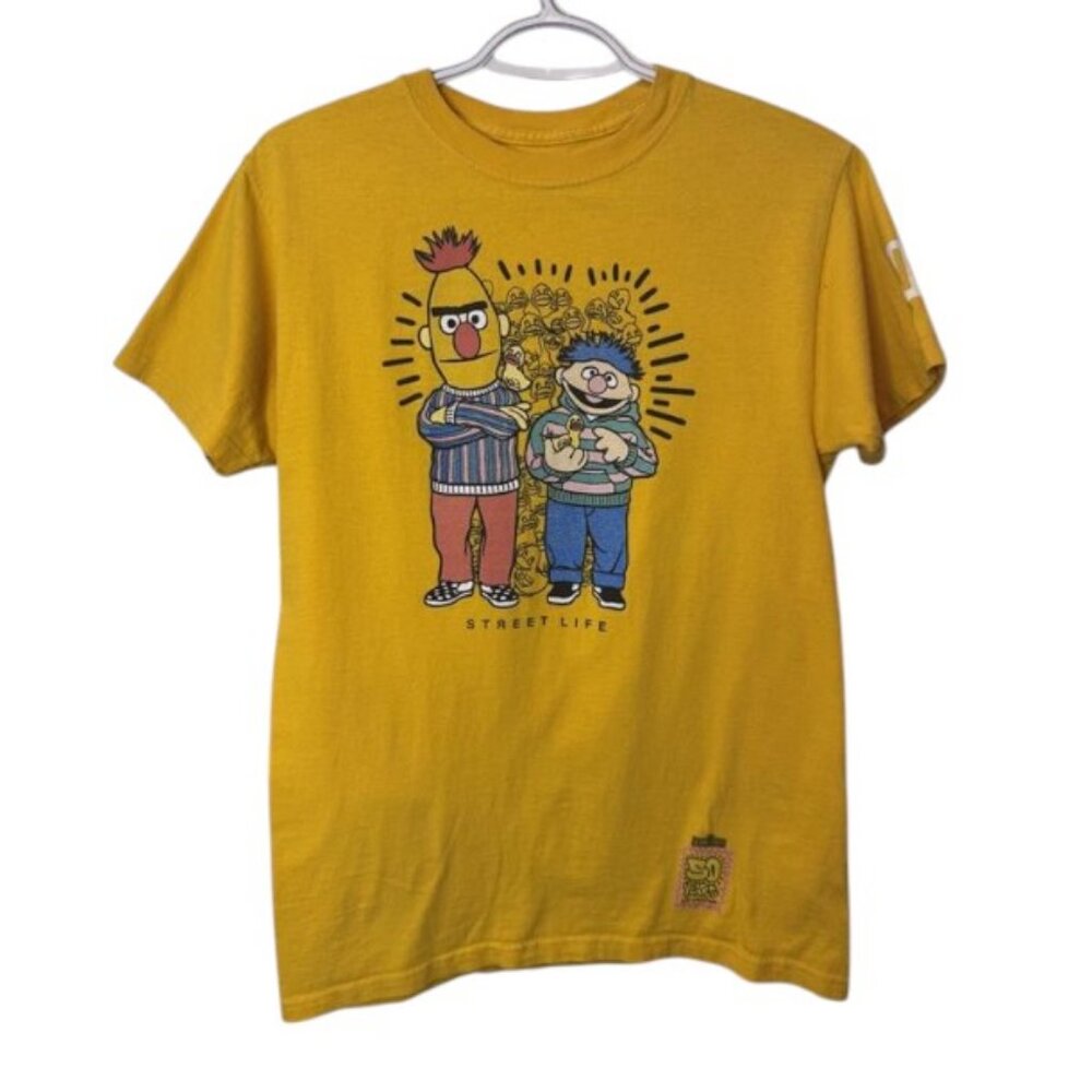 Sesame Street crew neck Bert and Ernie t-shirt design yellow youth size S